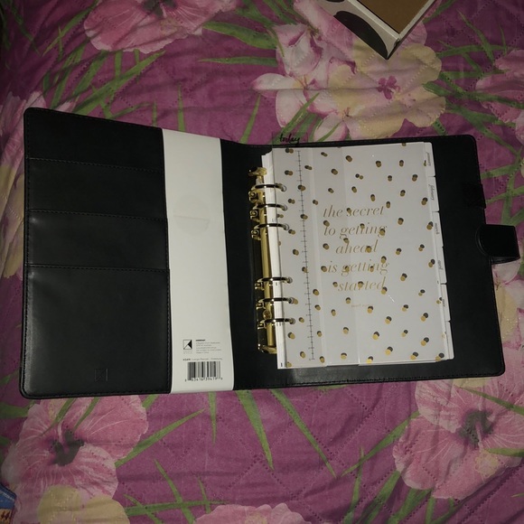 Faux leather planner - Picture 2 of 5